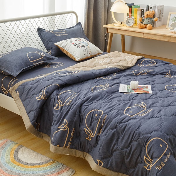 Couette couvre lit bleui