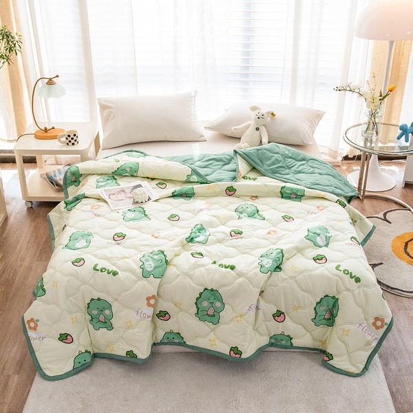 Couvre lit King size mignon