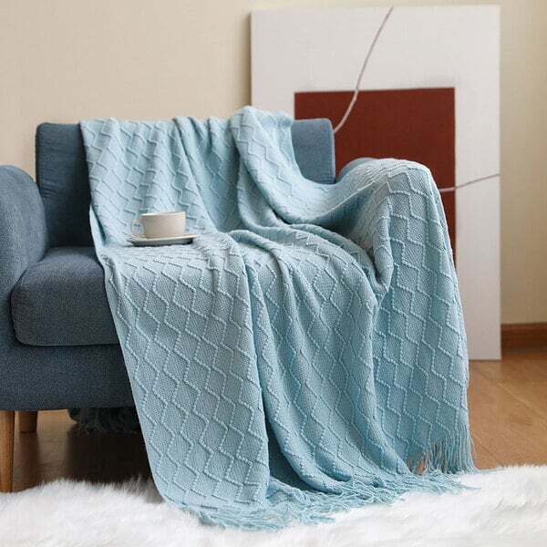 couvre lit bleu ciel deco literie