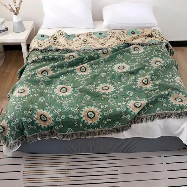 Couvre lit boutis super beau