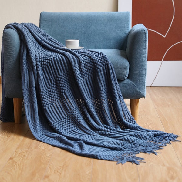 Couvre lit brodé bleu
