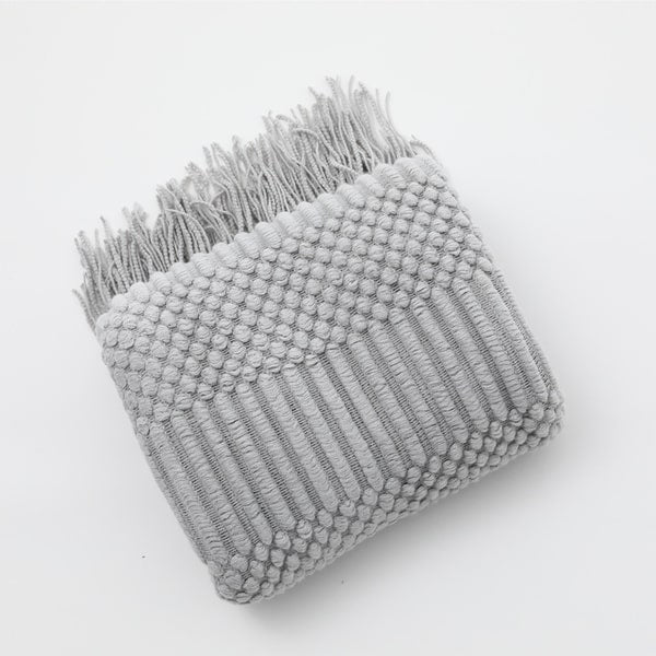 Couvre lit brodé gris