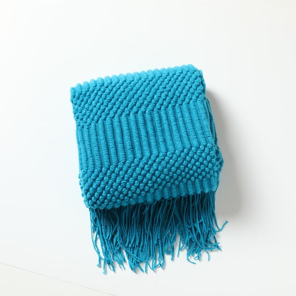 Couvre lit brodé bleu ciel