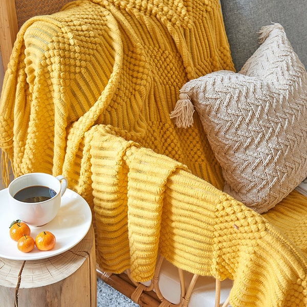 Couvre lit brodé orange