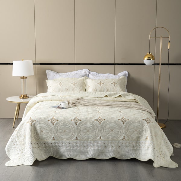 Couvre lit de luxe beige