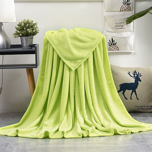 Couvre lit fausse fourrure jaune