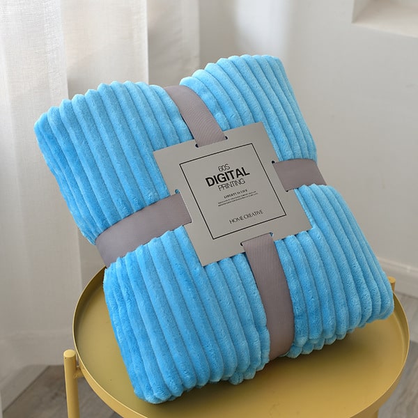 Couvre lit flanelle bleu clair