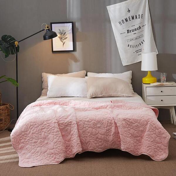 Couvre lit matelassé blanc