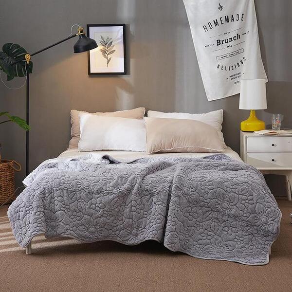 Couvre lit matelassé blanc