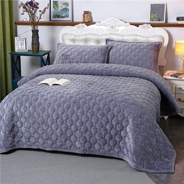 Couvre lit matelassé gris