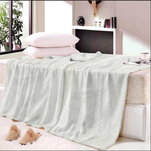 Couvre lit polyester blanc doux