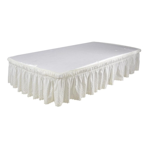 Cache sommier broderie anglaise