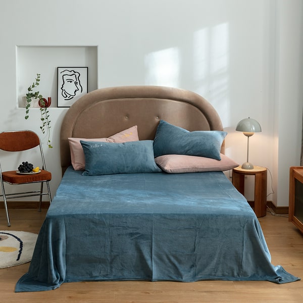 Couvre lit beige