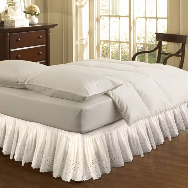 Cache sommier broderie anglaise