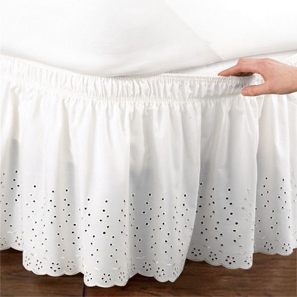 Cache sommier broderie anglaise