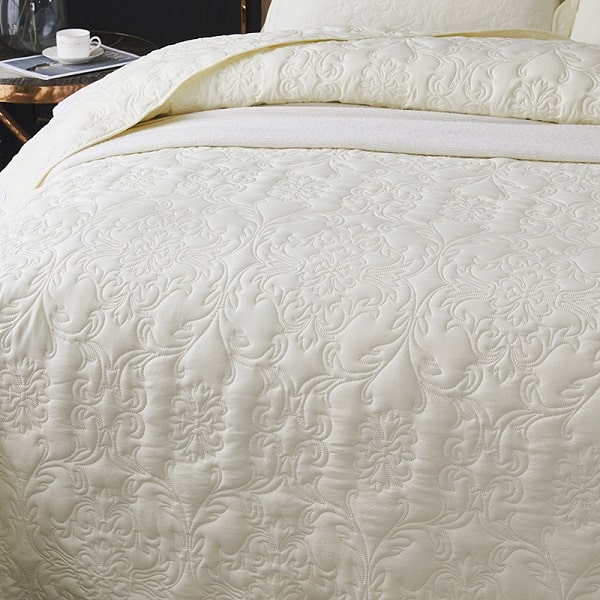 Couvre-lit matelassé blanc