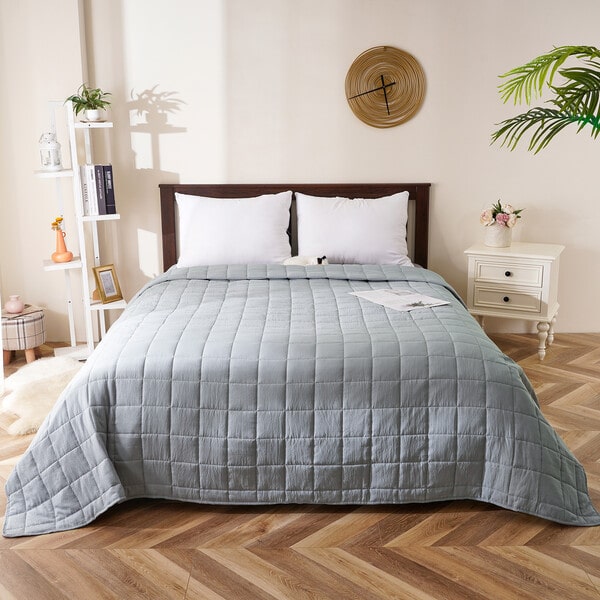 Couvre lit chic gris