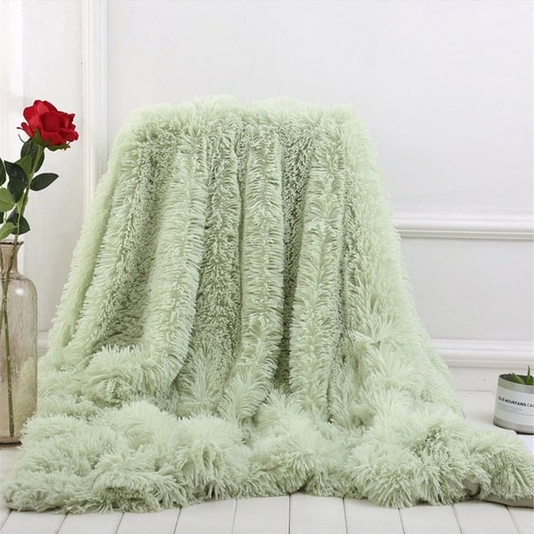 couvre lit en fourrure vert