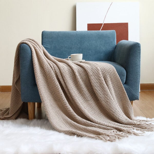 Couvre lit gris clair beige