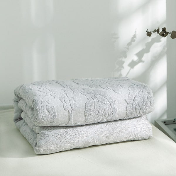 couvre lit marron plaid