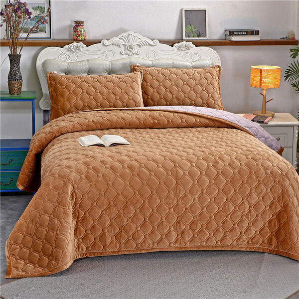 couvre lit matelassé taupe