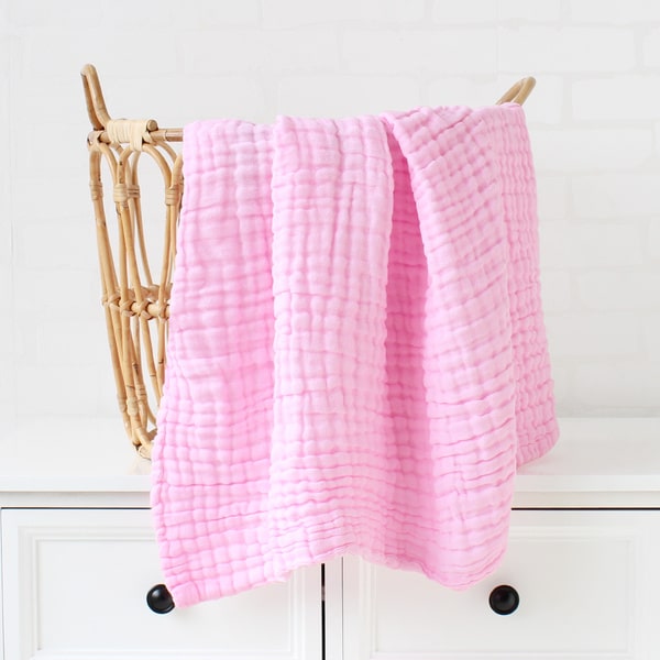 Couvre lit pour bebe rose