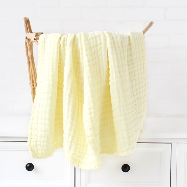 Couvre lit pour bebe jaune