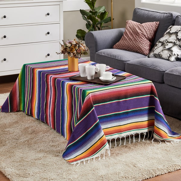 couvre lit rayé table