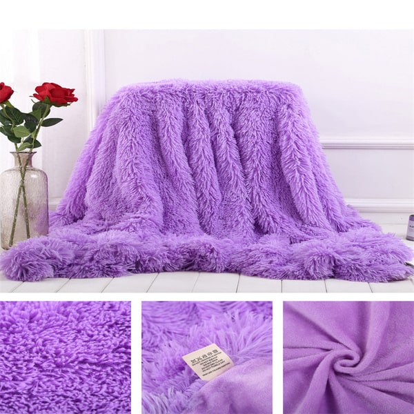 couvre lit en fourrure violet déco