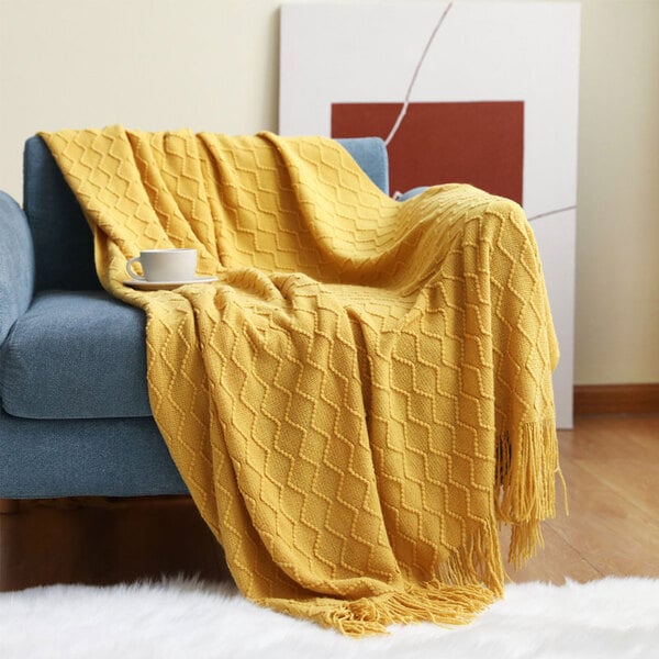 couvre lit jaune et gris beau canapé
